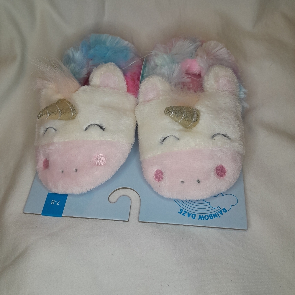 - Rainbow Daze Little Girls Unicorn Slippers Size 7/8  Brand New